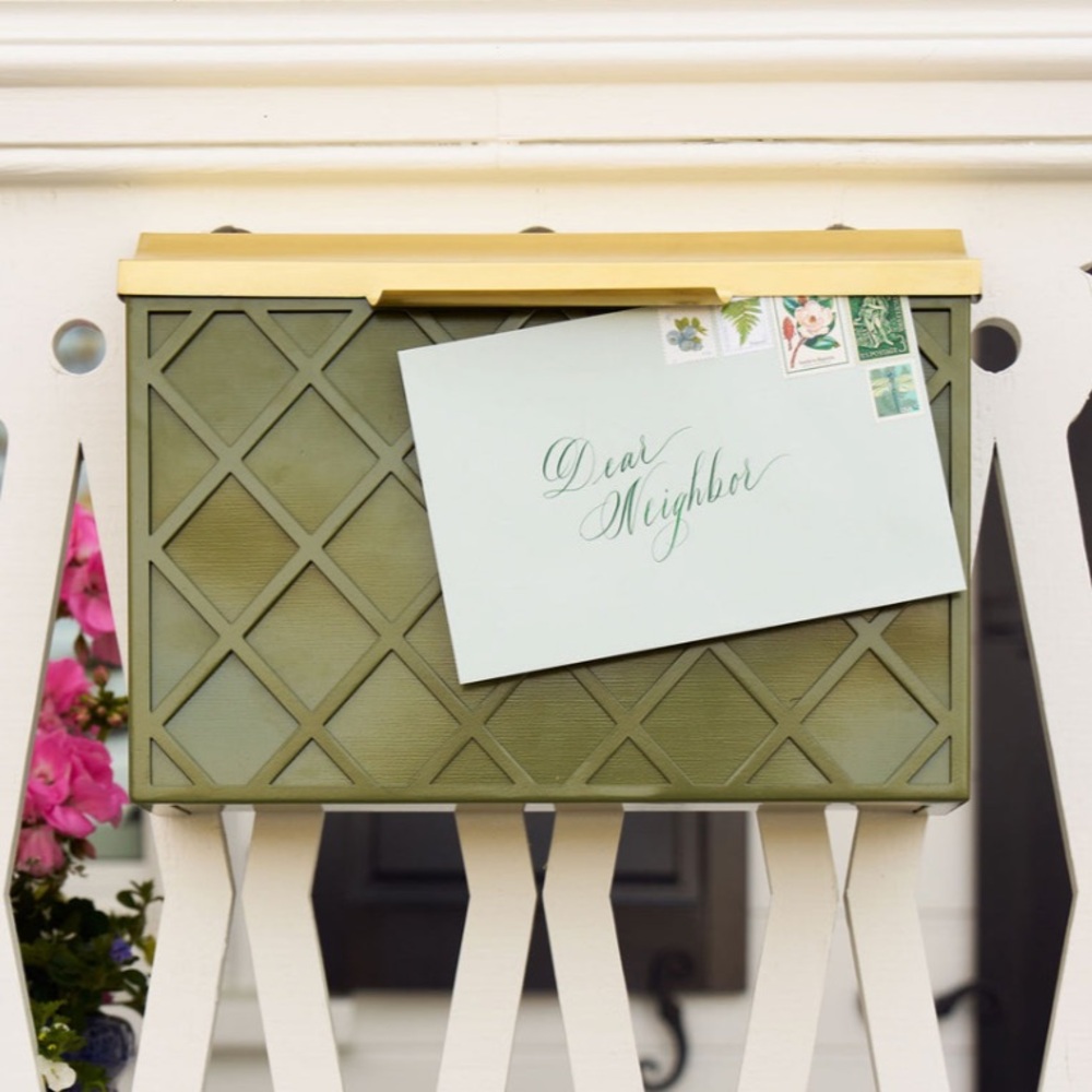 Art of the Entry - Basil Mailbox
